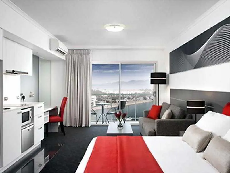 Oaks Townsville Metropole Hotel